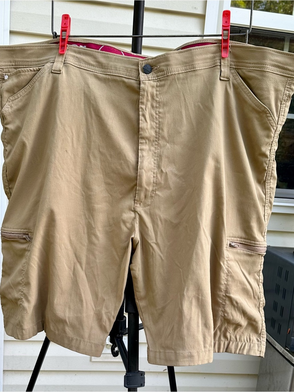 Wrangler Tan Chino Shorts - Classic Casual Workwear